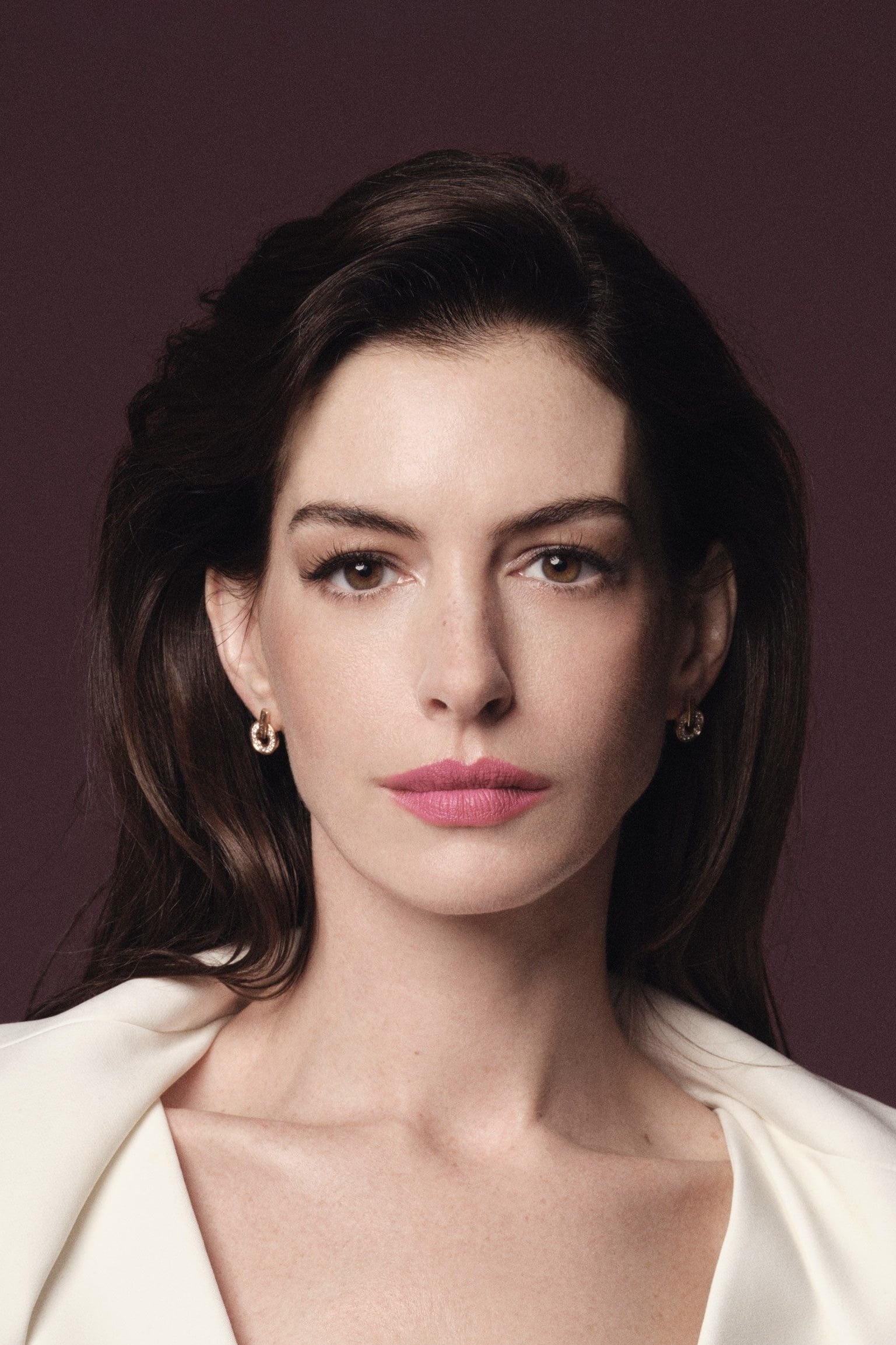Смотреть популярные фильмы/сериалы онлайн с актером Anne Hathaway в хорошем качестве