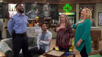 Disjointed-S1E5-352x198_HmiknT1